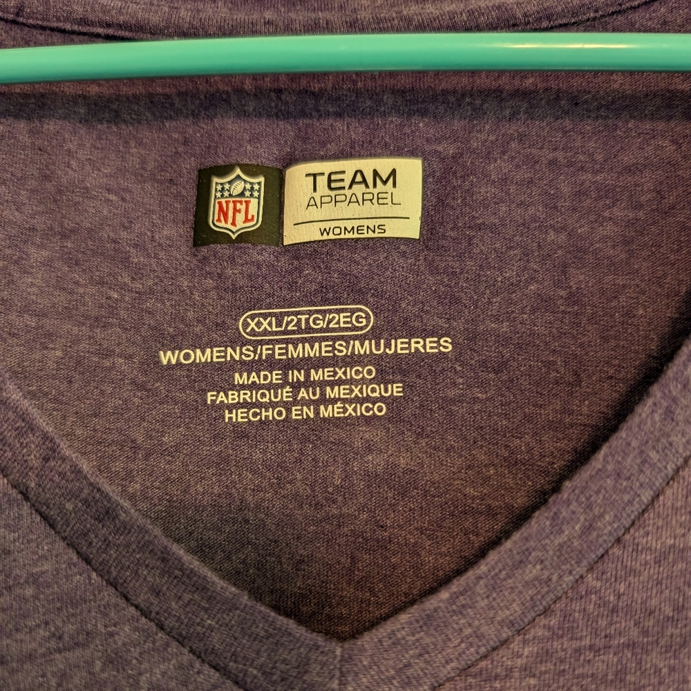 Minnesota Vikings women's 2X short sleeve top with v-neck - Picture 3 of 3